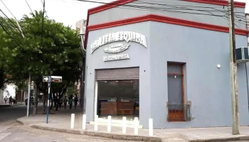 La Vieja Esquina - G4202Ixu