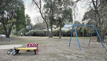 Plaza Casa de los Pájaros - Mendiolaza