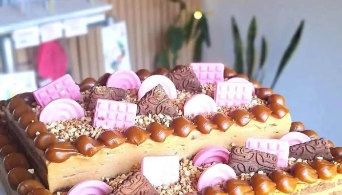 Aura Pasteleria Comida Y Bebida - Maipú