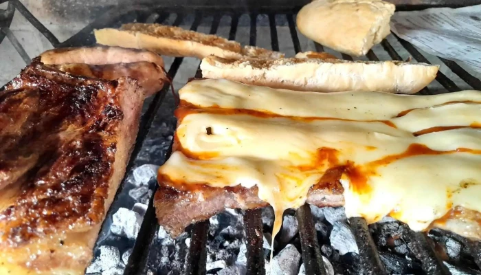 Cabanas El Cacique Cabeytu Comida Y Bebida - Juana Koslay