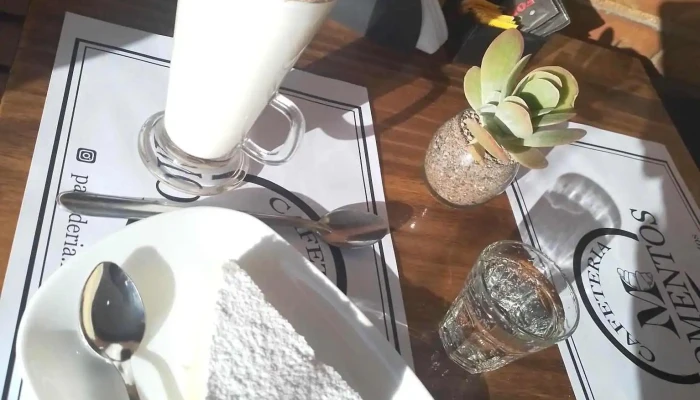 Cafeteria Y Panaderia Momentos Cafe - Las Heras