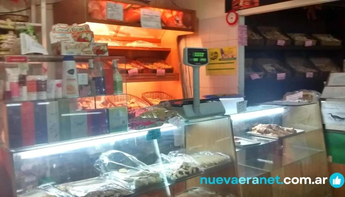 Canela Panaderia Y Confiteria -  Vitrina - Mendoza