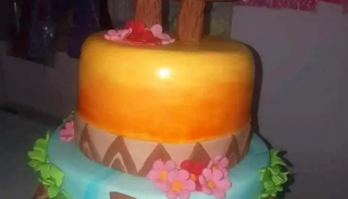 Carla Urrerepasteleria Pastel De Cumpleanos - La Banda