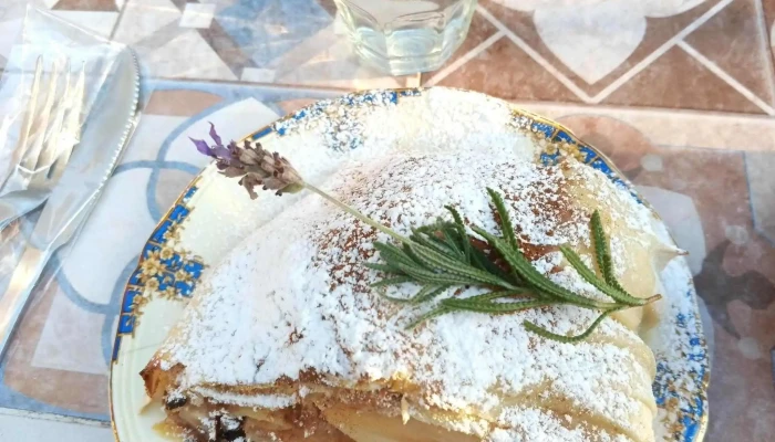 Casa De Te Y Patio Cervecero The House Apfelstrudel - La Falda