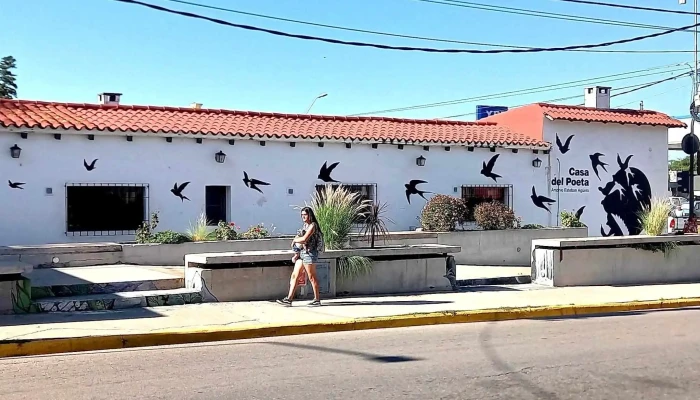 Casa Del Poeta Antonio Esteban Aguero Direccion - Merlo