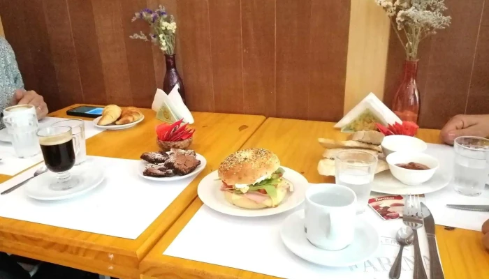 Casa Farina Zona Dalvian -  Comida Y Bebida - Las Heras