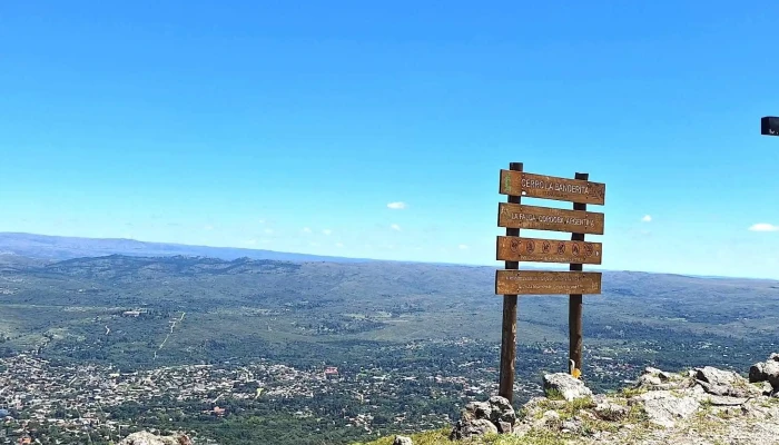 Cerro La Banderita -  Telefono - La Falda