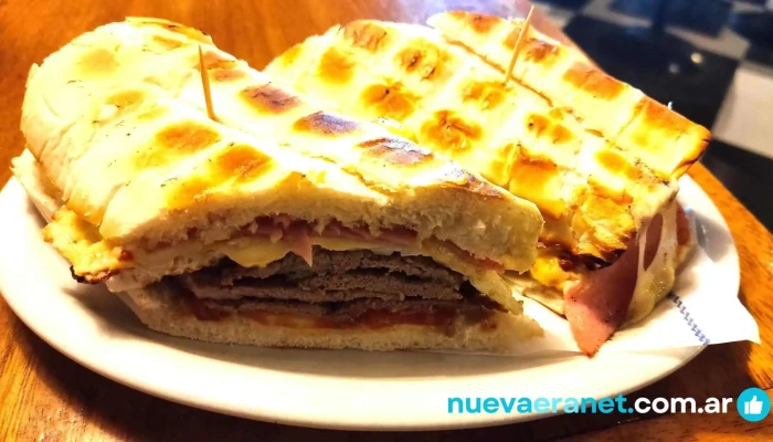 Confiteria La Estrella -  Sandwich Cubano - Concepción