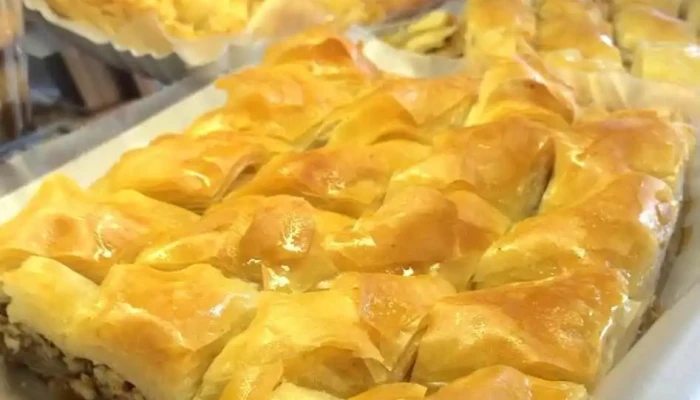 Confiteria San Martin La Pichona -  Comida Y Bebida - Las Heras