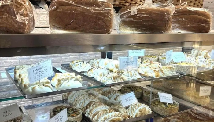 Confiteria Y Panaderia La Argentina -  Pastel - C1428arh