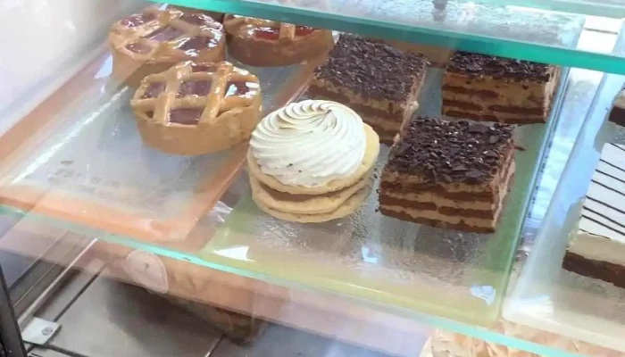 Confiteria Y Panaderia La Argentina -  Vitrina - C1428arh