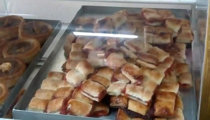 Confiteria Y Panaderia La Flor Vitrina - Rawson