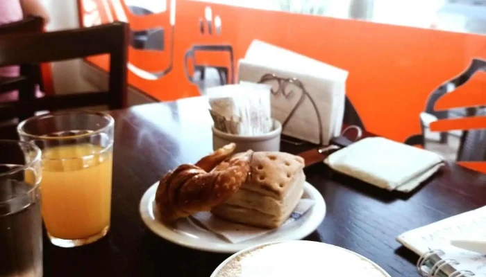 Confiteria Y Panaderia La Providencia -  Comida Y Bebida - Gral. Guemes