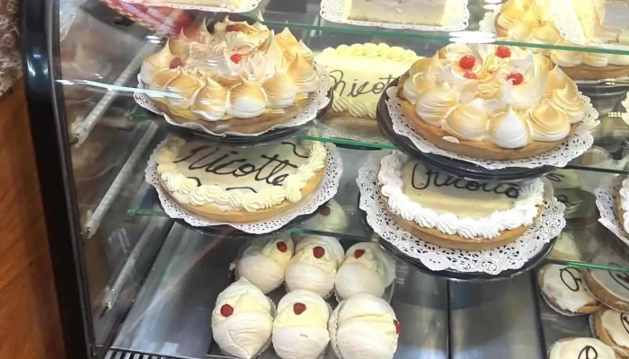 Corradini Panaderia Pasteleria Rotiseria Cafe Al Paso Y Catering Comida Y Bebida - Córdoba