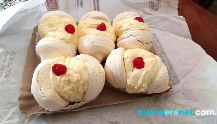 Corradini Panaderia Pasteleria Rotiseria Cafe Al Paso Y Catering Videos - Córdoba