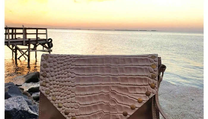 Creaciones Cerutti -    Carteras De Cuero Decoracion Para El Hogar Regaleria Cuero - Miramar de Ansenuza