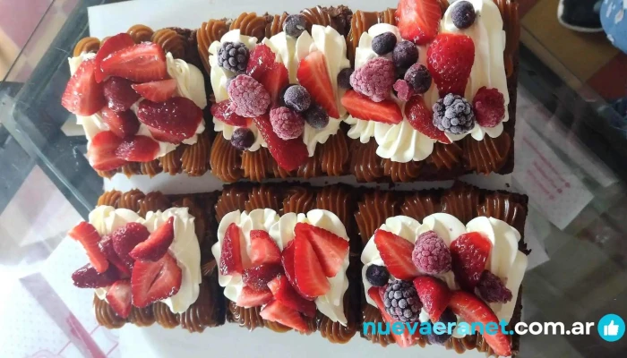 Delicias Flor Panaderia Y Pasteleria Artesanal Fresa - Salta