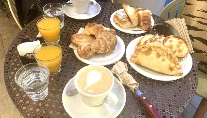 Dos Escudos -  Croissant - Cdad. Autónoma de Buenos Aires