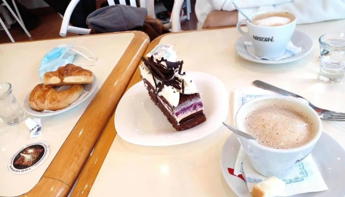 El Cafe De Monica Capuchino - Gral. Roca