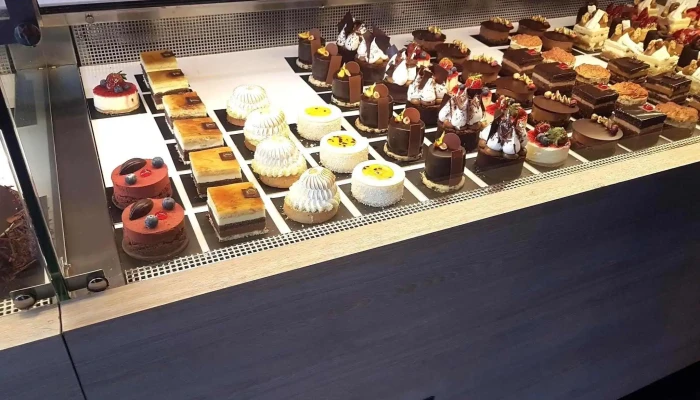 Es Ruiz La Pasteleria Comida Y Bebida - Cdad. Autónoma de Buenos Aires