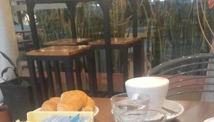 Florencia Panaderia Cafeteria Comentarios - Fernández