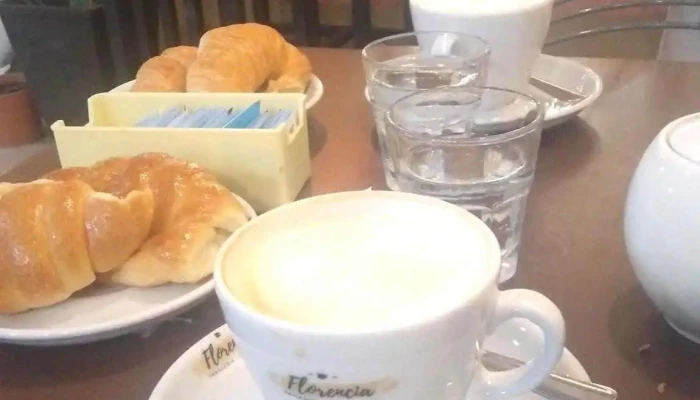 Florencia Panaderia Cafeteria Comida Y Bebida - Fernández