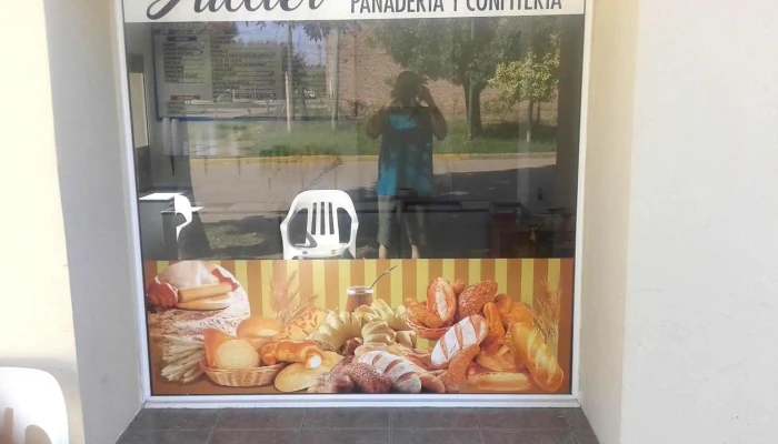 Heladeria Panaderia Almacen Y Polleria Jullier Alimento - San Martin de las Escobas