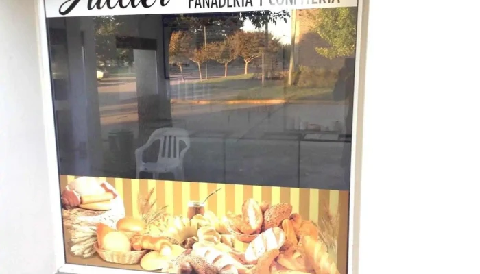 Heladeria, panaderia, almacen y polleria Jullier - San Martin De Las Escobas