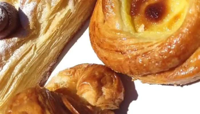 Horneando Panaderia Artesanal Croissant - Córdoba