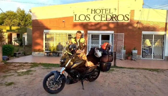 Hotel Los Cedros -  Exterior - Pampa de los Guanacos