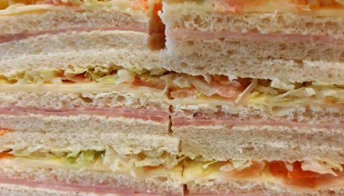 Igusto Sandwicheria Comida Y Bebida - Puerto Madryn
