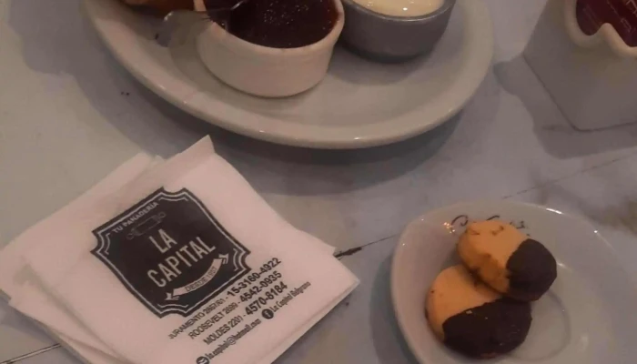 La Argentina -    Confiteria Panaderia Cdad Autonoma De Buenos Aires - Cdad. Autónoma de Buenos Aires