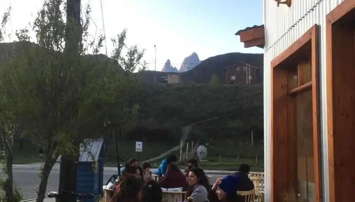 La Esquina Chalten -    Desayunos Almuerzos Cenas Viandas Lunch Box Ambiente - El Chalten