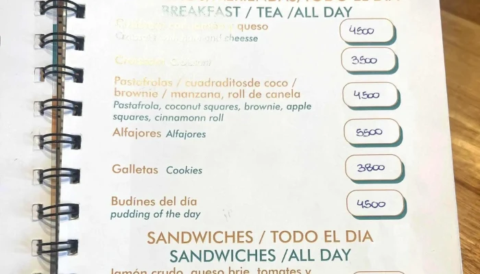 La Esquina Chalten -    Desayunos Almuerzos Cenas Viandas Lunch Box Direccion - El Chalten