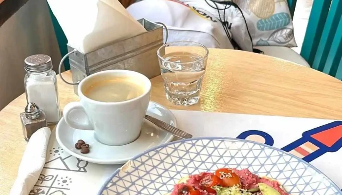 La Esquina Chalten -    Desayunos Almuerzos Cenas Viandas Lunch Box Mas Recientes - El Chalten