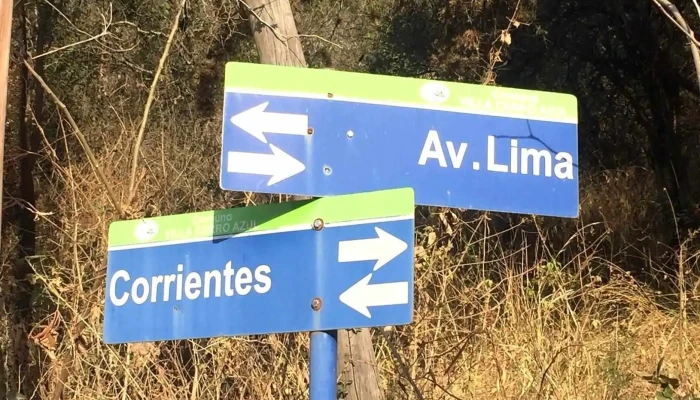 La Hoja Roja -  De Los Visitantes - Villa Cerro Azul