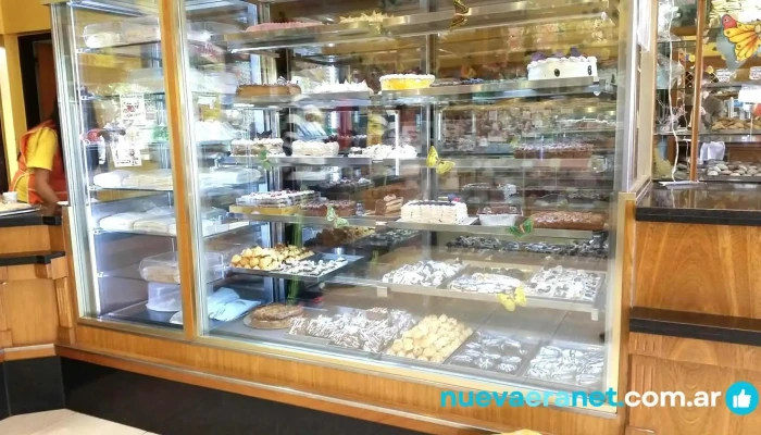 La Piramide Panaderia Y Confiteria Pastel - Mendoza