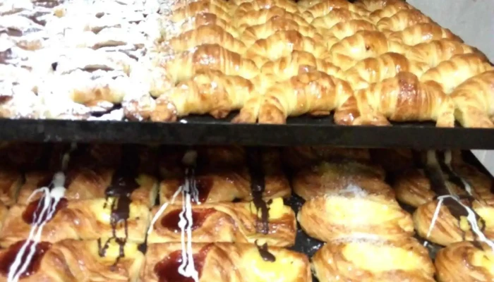 La Poderosa Panaderia Sandwicheria Comida Y Bebida - Comodoro Rivadavia