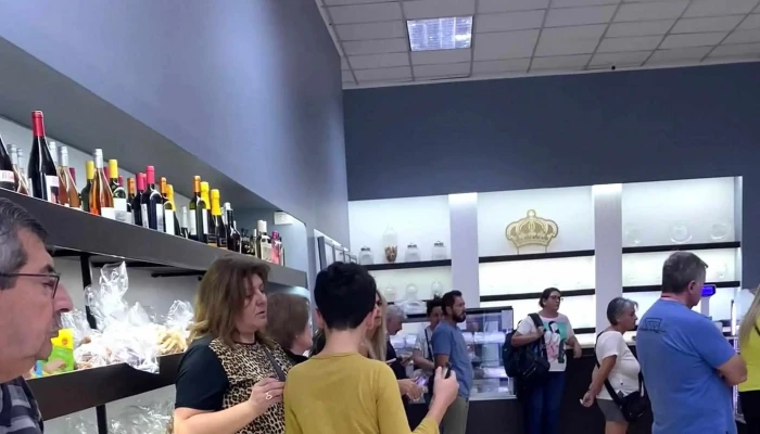 La Reina Panaderia Y Pasteleria Promocion - San Juan