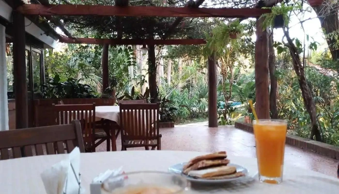 Las Farolas Del Bosque -  Comida Y Bebida - Paso de la Patria