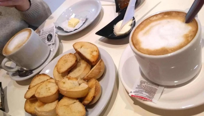 Las Medialunas Del Abuelo -  Capuchino - Godoy Cruz