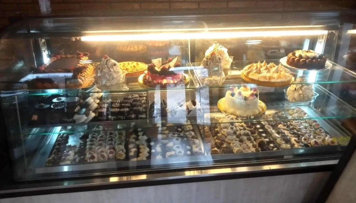 Las Palmeras Panaderia Y Confiteria Vitrina - Mendoza