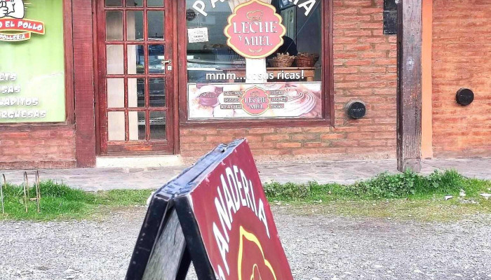 Leche Y Miel -  Numero - Lago Puelo