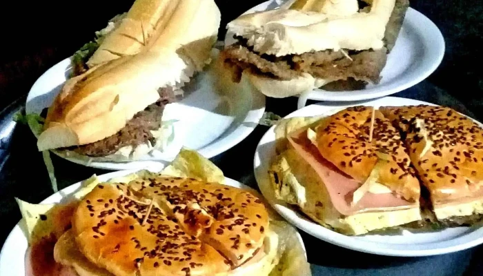 Mar Rojo Resto Bar -  Sandwich Cubano - Monteros