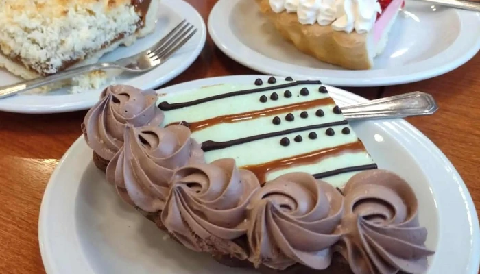 Martin   Panaderia Confiteria Videos - Trevelin