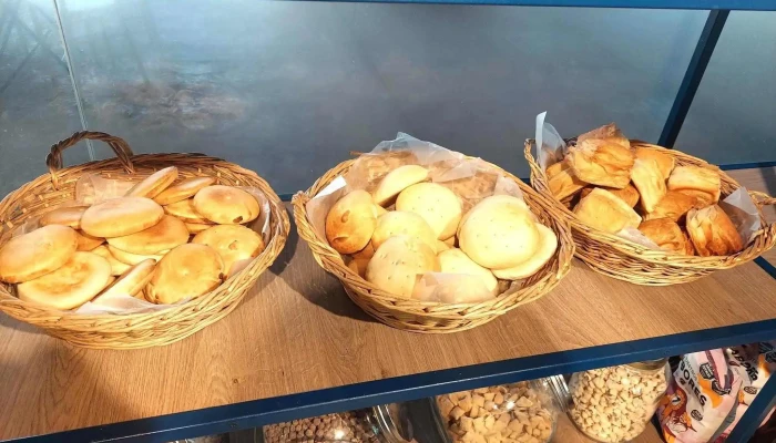 Milos Coffee Brunch Panaderia Heladeria Y Cafeteria Comida Y Bebida - Mendoza