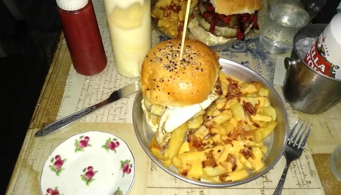 Minca Cafe -  Hamburguesa - Fst