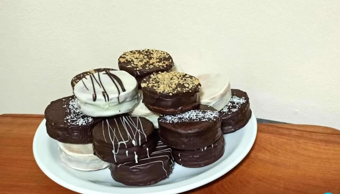 Nandez Alfajores Artesanales No Tenemos Local Llamar Chocolate - San Rafael