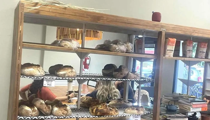Ozut Panaderia Artesanal -  Vitrina - Trevelin
