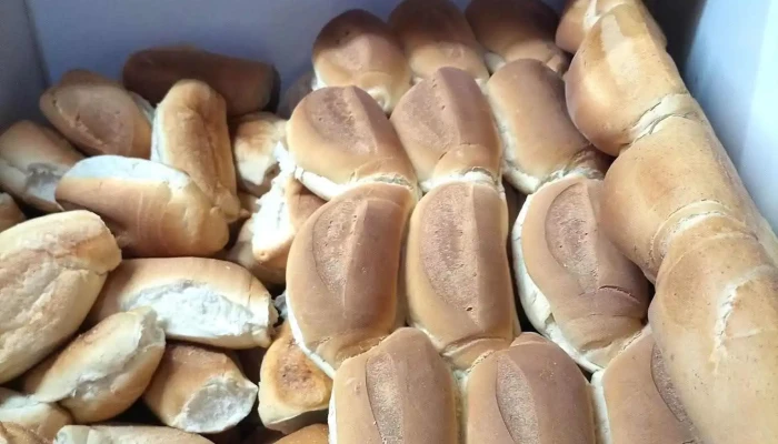 Panaderia A Horno A Lena Saffores Comida Y Bebida - Colón